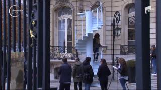 Bucată din scările originale ale Turnului Eiffel, scoasă la licitație