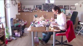 Cum se fabrică ornamentele de Crăciun, în atelierele din Târgu Mureș