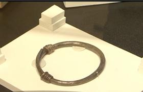 Descoperire impresionantă în Mureş! Doi căutători de metale au găsit un tezaur dacic cu 60 de piese din aur și argint