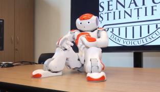 Roboţelul Nao, cel mai bun prieten al copiilor cu autism