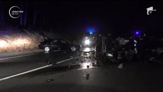 Un bărbat a murit, alte patru persoane rănite grav, după ce două maşini s-au ciocnit, pe DN1, în Braşov