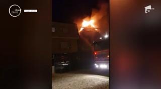 Incendiu violent la Oradea, unde o vilă a luat foc. Proprietarii şi cei trei copii au reuşit să iasă la timp cu ajutorul vecinilor