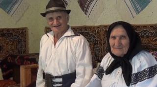 Doi soți din Bistrița-Năsăud au 11 copii și 224 de nepoți și strănepoți. Cel mai mare are 69 de ani!