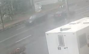 Accident cumplit la Suceava! O mama cu un bebeluş în cărucior a fost lovită în plin de o maşină