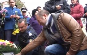 Soțul jandarmeriţei ucise pe trecerea de pietoni, sfâșiat de durere: "Erau doi în unul. Să vă rugați pentru cea mică"