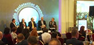 Instituţiile financiare nebancare şi băncile reprezintă 95 la sută din finanţarea României