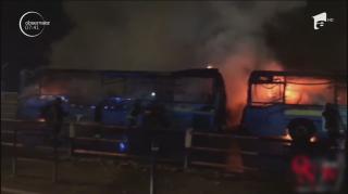 Bărbat prins fără bilet a incendiat 7 autobuze, la Torino