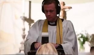 Ceremonie emoționantă în memoria regretatului DJ Avicii