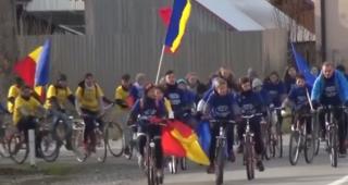 În Bistriţa-Năsăud Centenarul a fost sărbătorit în avans, cu straie populare și cântece