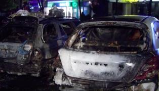 Cinci maşini au fost cuprinse de flăcări în cartierul Tineretului, din București