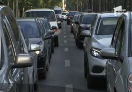 La serviciu, pe banii primăriei. În Bucureşti, cine împarte maşina cu alţii va primi bani