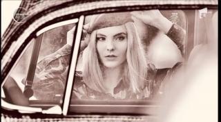 Fotografiile unui tânăr din Iași, abandonat la naștere, cumpărate de Angelina Jolie și Brad Pitt