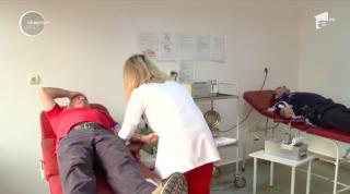 Un grup de poliţişti în frunte cu şeful Inspectoratului de Poliţie Judeţean Tulcea a donat sânge pentru cei care au nevoie urgentă de transfuzii