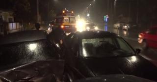 Un tânăr din Mehedinţi a confundat drumul cu pista de raliu. În câteva secunde a lovit patru maşini