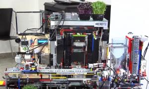 Trei elevi de la o şcoală din Galaţi, campioni internaționali la robotică