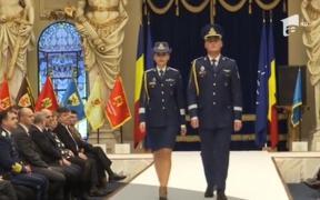 Armata română ar putea îmbrăca haine noi. La Cercul Militar Naţional, a fost prezentată o nouă colecţie