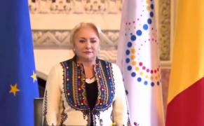 Şedinţă solemnă de guvern în Sala Unirii din Alba Iulia. Miniștrii au sosit în costume naționale