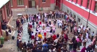 Centenarul este sărbătorit în şcolile din toată ţara cu bucate tradiţionale şi cântece