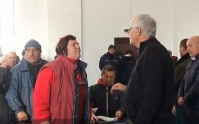 Revoltă într-o comună din Olt. În plin focar de pestă, oamenii refuză să sacrifice porcii