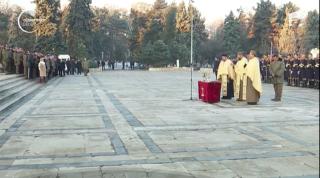 Moment solemn la Mormântul Ostaşului Necunoscut din Parcul Carol
