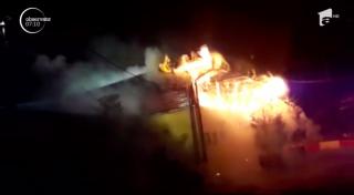 Clădire a fost cuprinsă de flăcări, pe Şoseaua Bucureşti- Ploieşti (Video)