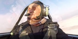 La vârsta de 100 de ani, legendarul pilot Ion Dobran a zburat deasupra Bucureștiului