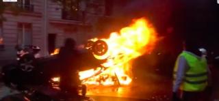 Proteste violente la Paris. Magazine devastate, maşini incendiate şi cel puţin 110 persoane au fost rănite