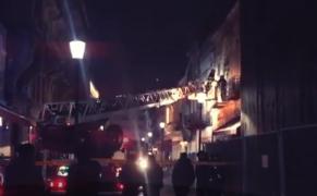 Etajul unui bloc din centrul Capitalei s-a prăbuşit din senin. Vechi de 130 de ani, blocul periculos n-a fost consolidat