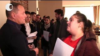 Joburi pe vase de croazieră, vânate de români. Mulţi români spun că efortul merită din plin