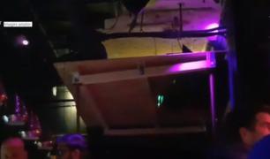 Clubul din Bucureşti în care au căzut bucăţi de tencuială, redeschis. Schela improvizată sub tavanul prăbuşit