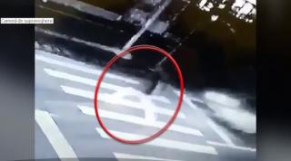 Accident filmat pe trecerea de pietoni, la Gilău, în Cluj