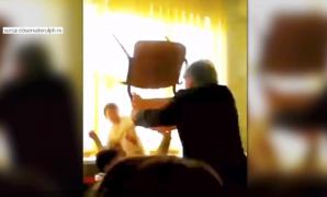 Elevului dintr-a şaptea lovit în cap cu scaunul de un profesor i s-a scăzut nota la purtare