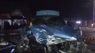 Accident teribil în Neamţ. Un şofer mort, alte două persoane în comă, între care şi un copil de 11 ani