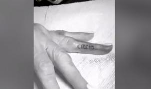 Ariana Grande şi bunica sa, în vârstă de 93 de ani, şi-au făcut împreună tatuaje