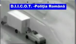 Jaf live pe un drum din Buzău. Hoţii furau din TIR-uri aflate în mers (Video)