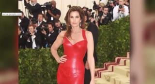 Divele din anii 90, la fel de frumoase ca în tinereţe (Video)