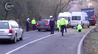 Microbuz cu 14 copii, spulberat de un șofer începător, la Bihor. Abia își luase permisul, dar mai avea un accident