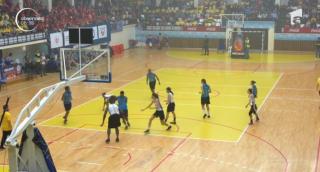 Meci de baschet cu americanii pentru copiii săraci, în Constanţa. Biletul a constat în bani sau jucării