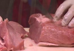 Mâncăm carne de porc din import la masa de Crăciun. Carnea românească, concurată de cea din Germania, Spania sau Ungaria