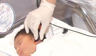 Toți nou-născuții din România vor fi testați auditiv cu aparatură modernă