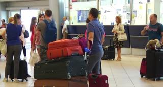 Cei 200 de români care au stat blocaţi pe aeroportul din Bologna, au ajuns în ţară