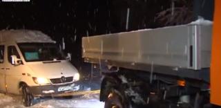 Şase şcoli rămân închise din cauza condiţiilor meteo. Vremea rea face ravagii în toată ţara