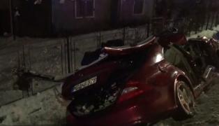 Accident grav în Bistriţa-Năsăud. Doi tineri au ajuns la spital