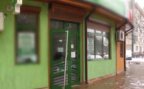 Jaf sub amenințarea cuțitului, la o farmacie din Brăila