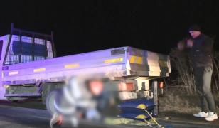 Un tânăr din Tulcea a fost strivit de mai multe maşini într-un cumplit accident (Video)