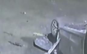 Accident spectaculos în Statele Unite! Șoferul a scăpat nevătămat, în mod uluitor