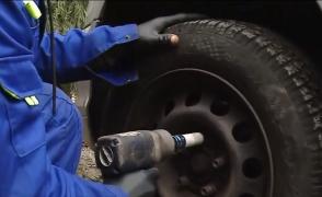 Vulcanizarea mobilă, salvarea pentru șoferii care rămân în pană