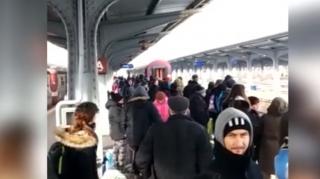 500 de persoane sunt blocate pe peronul Gării de Nord din Bucureşti