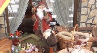Crăciun în mijlocul tradiţiilor, cu hore şi colinde, sărbătorit în Bucovina