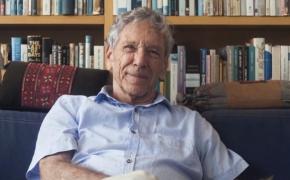 A murit marele scriitor israelian Amos Oz